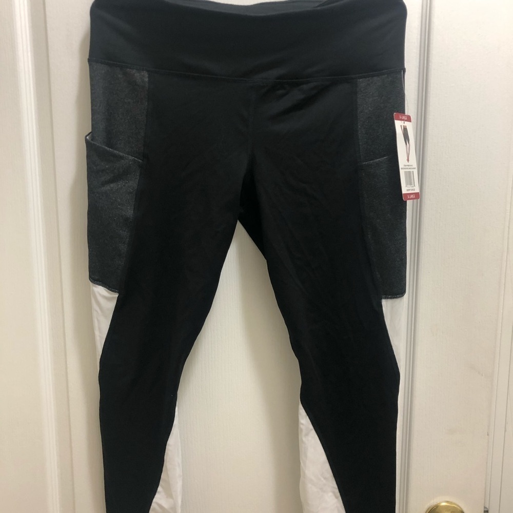 Brand new Activity life pants black/white
